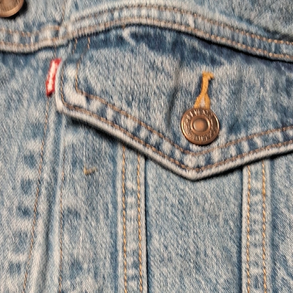 LEVI STRAUSS EX BOYFRIEND DENIM TRUCKER JACKET IN HEAETS OF FLOWERS - Picture 4 of 9